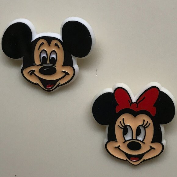 Vintage Mickey & Minnie Mouse Plastic Pin Set – Pair of 2 - Picture 1 of 5